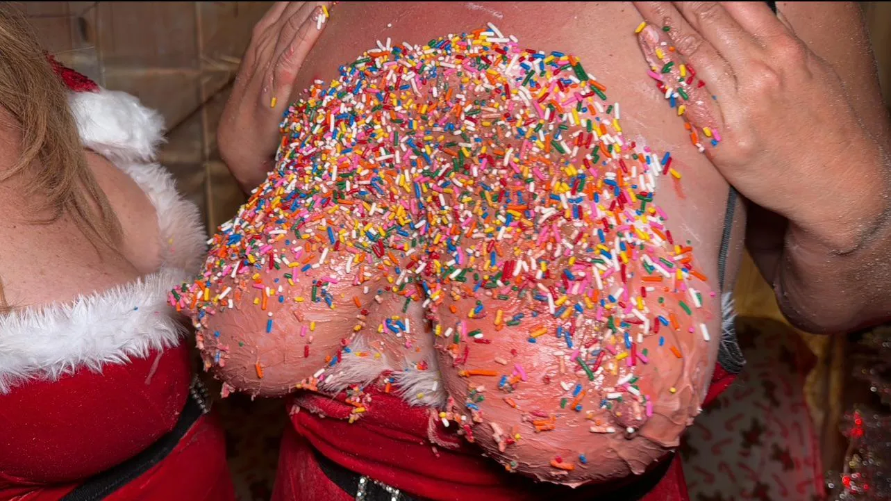 XXXmas decorations posted by TwinTitties3