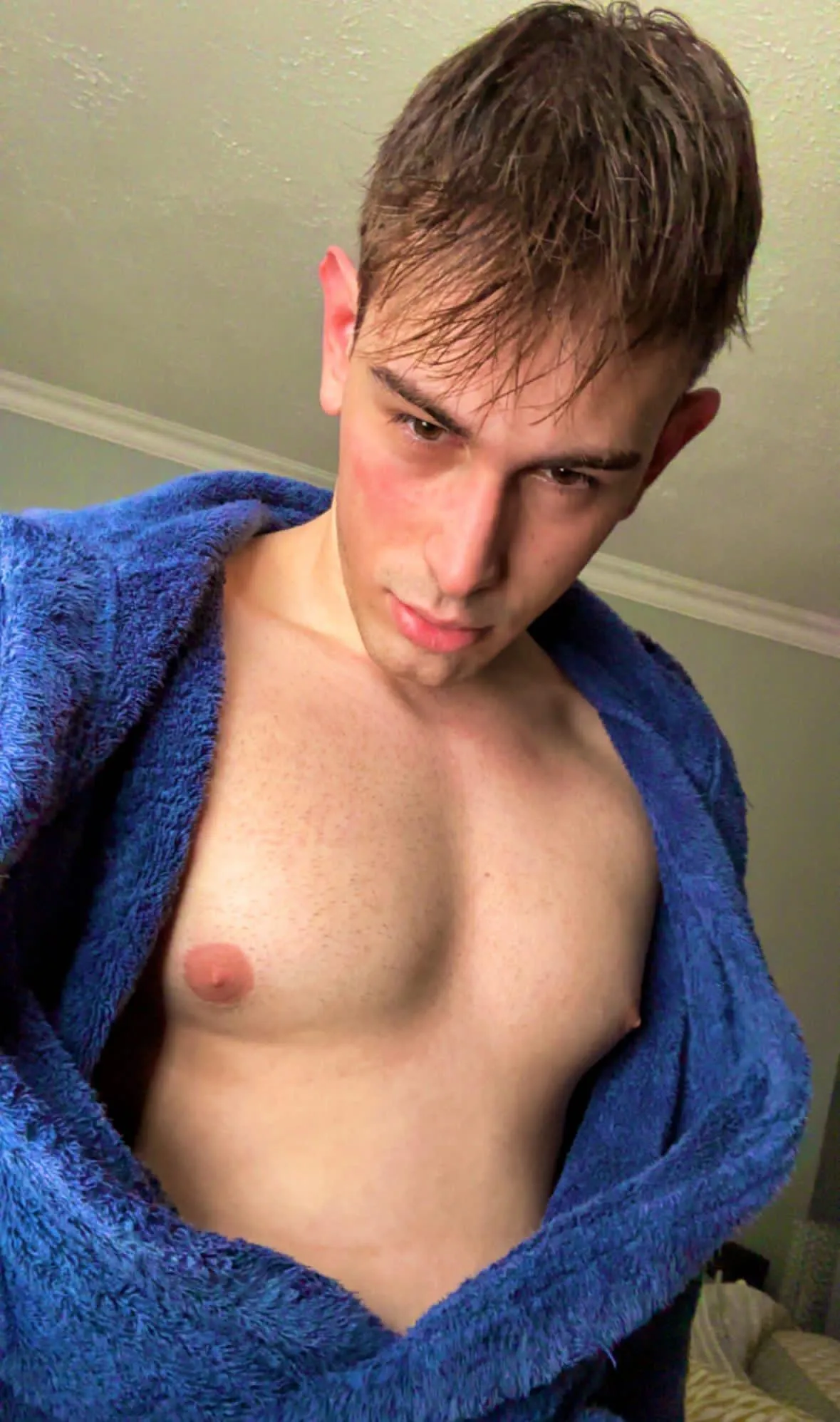 Yum yum come lick🤭 posted by AlejaRose03