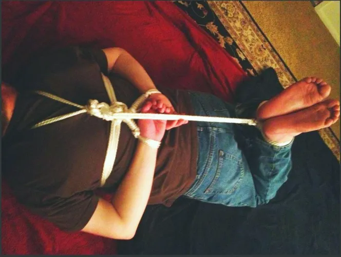 Hogtied in jeans by mirai_hadashi