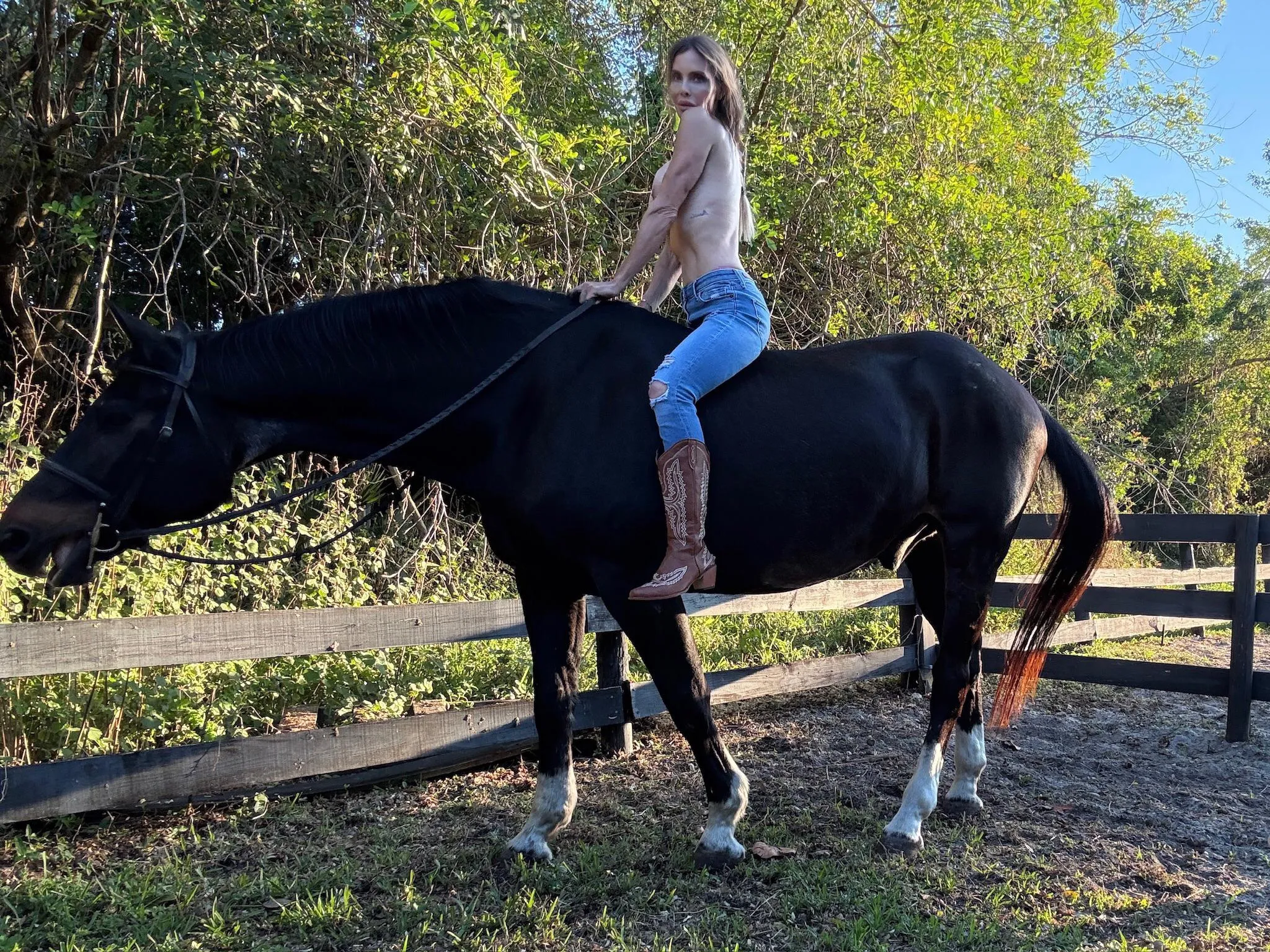 I love to ride bareback posted by kimboslice-23