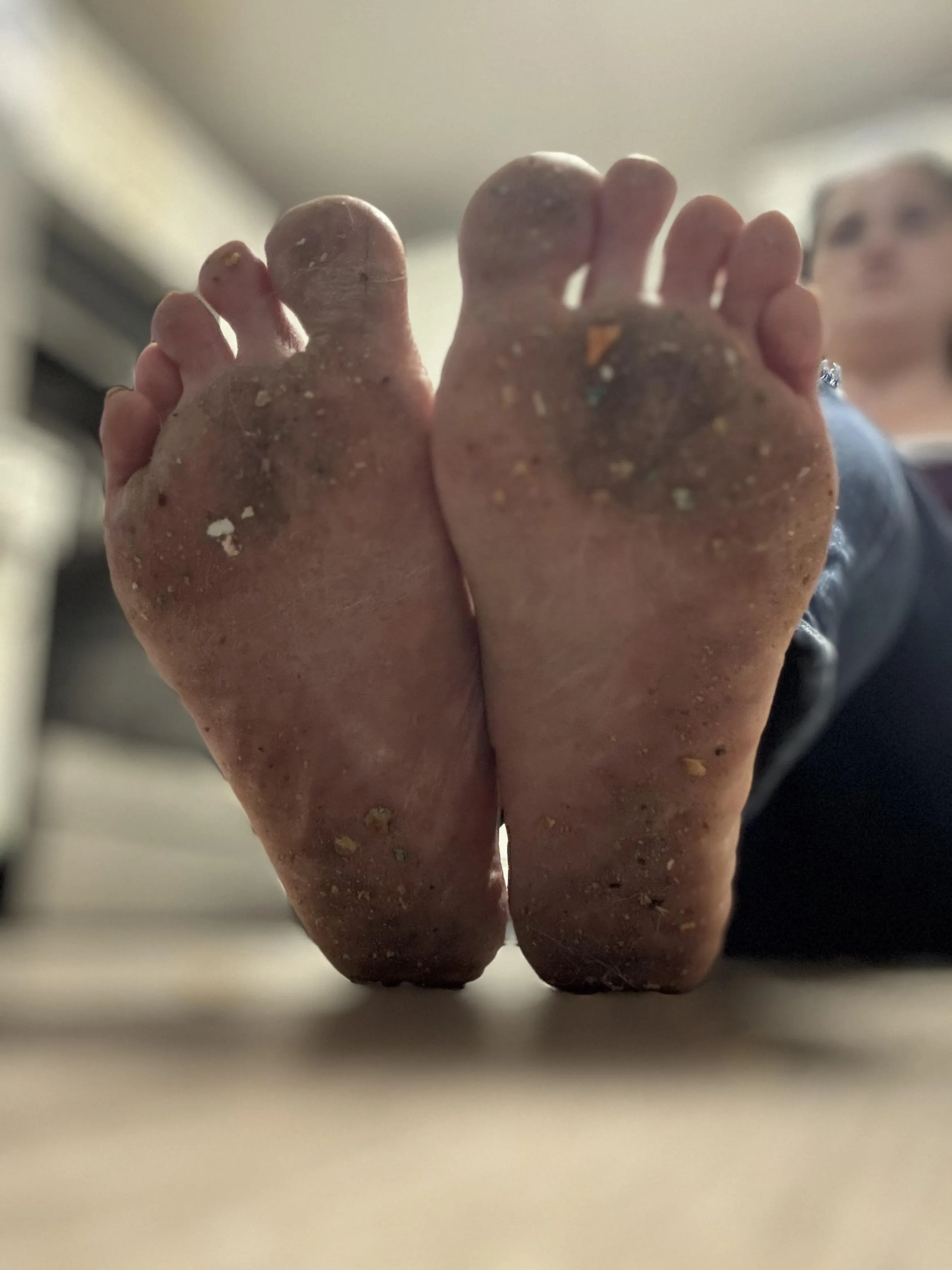 It’s feet worshipping Friday! How filthy they are indeed! Crusty,calloused, dry from all your lurking. posted by empress_sophie3