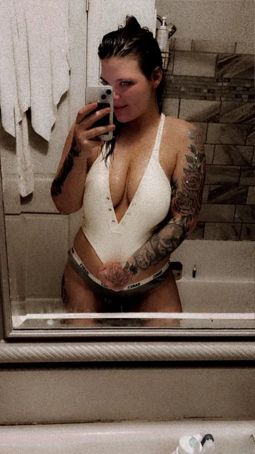 Would anyone  be down to make content with me ?😄 info is in b i o by MckameyRose