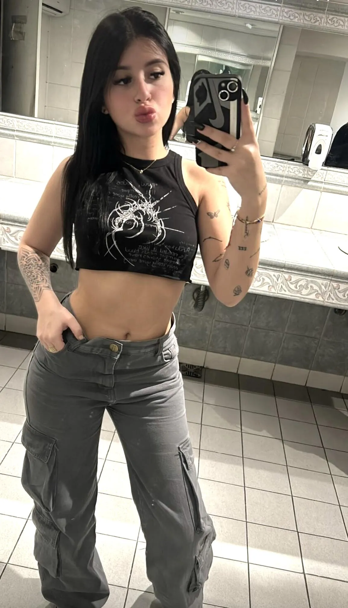 I’ll be your best goth girlfriend posted by monprig