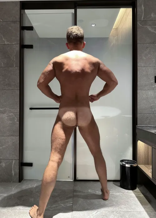 Do u love ❤️ boys with a cotton 🍑tail? by alexandromortias