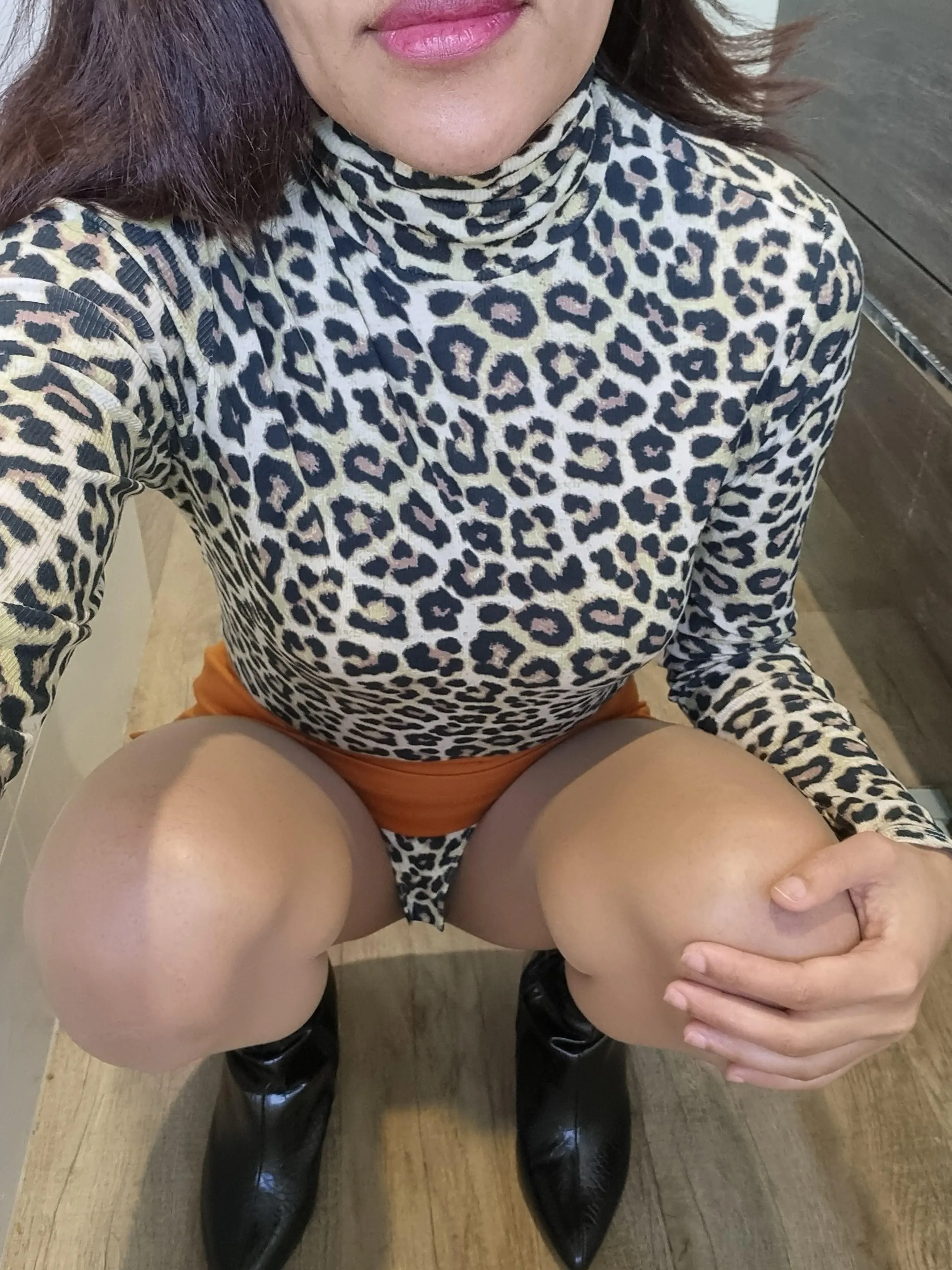 Do you like my cute skirt and nude p/hose combo for work today? posted by sweetsugar9--