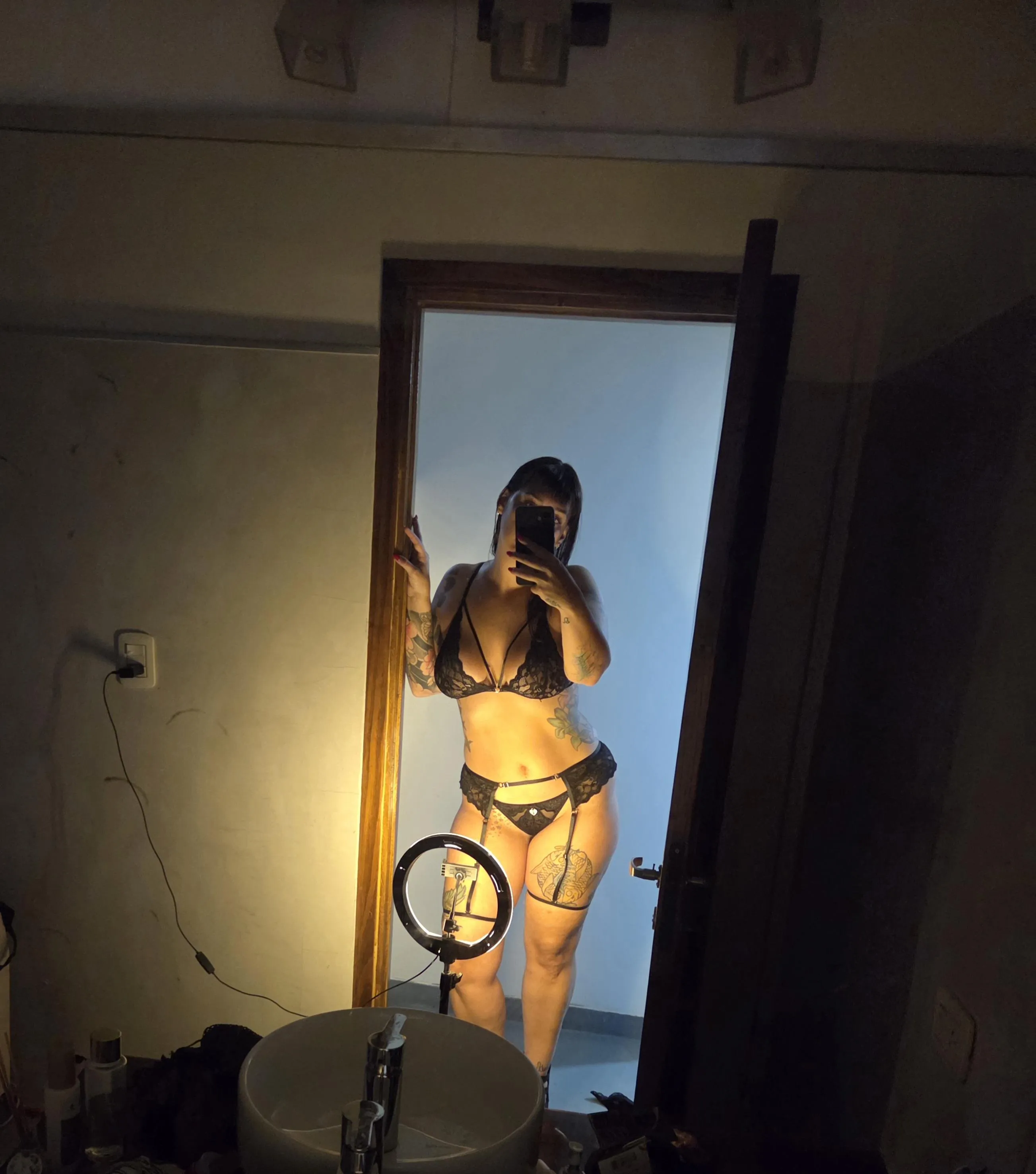 Illuminated like the goddess I am, worship me posted by ailuxx0508