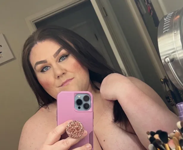 Your only purpose in life is to serve and worship me by ScarlettRenee69