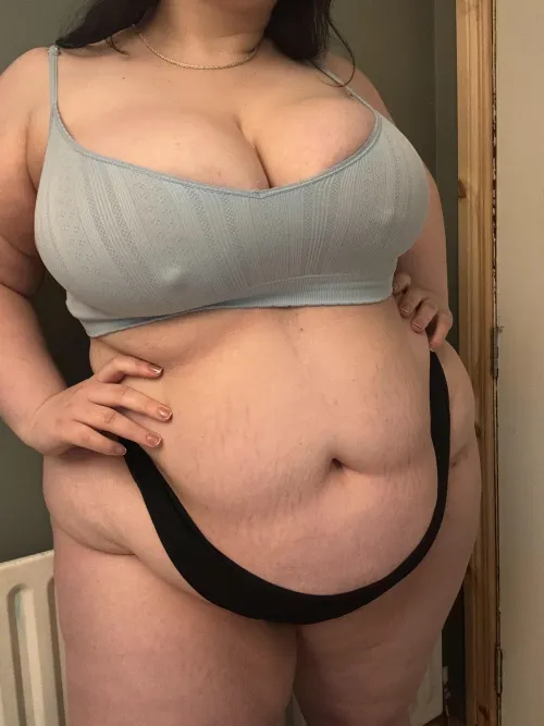 im so bloated! feels like im about to explodeee by Catcarlet34