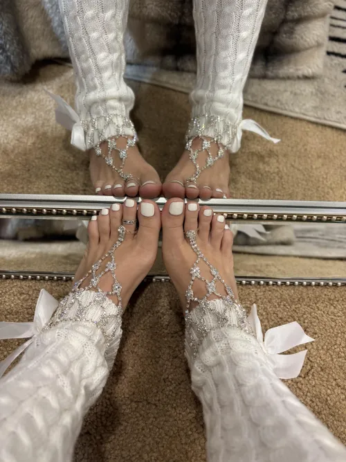 Sparking white 🤍 by H0rrorBabyXxX