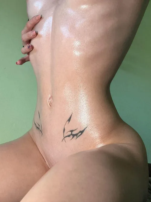 A fit body that's made to play rough by Isla_Lucinda