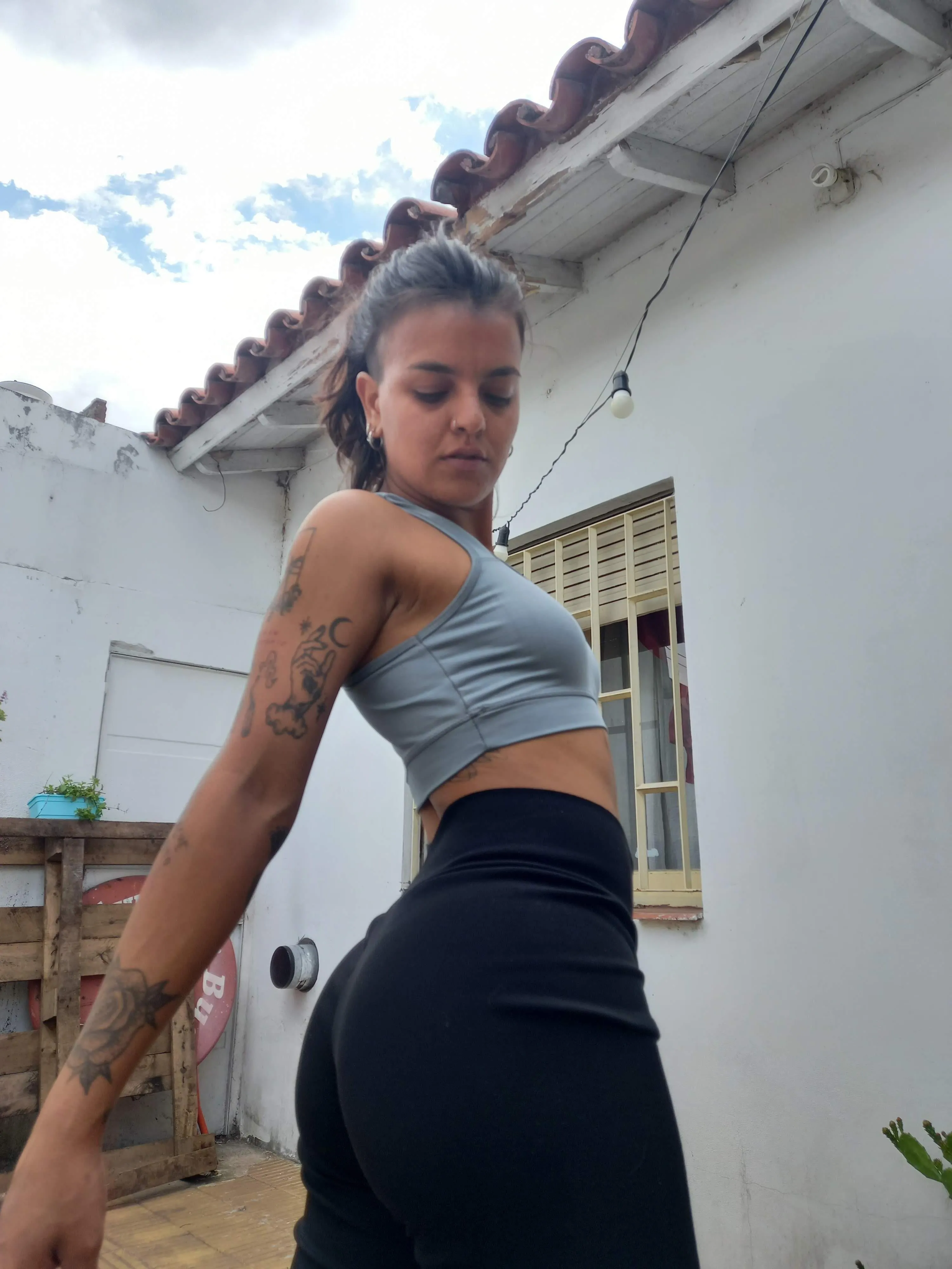 after the gym, checking to be strong, what do you think? posted by todoloquequiero