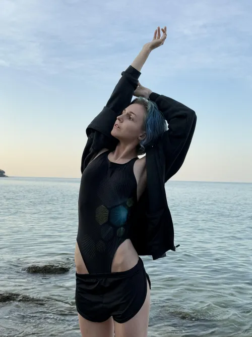 getting ready for the swim by kawaiiipunk