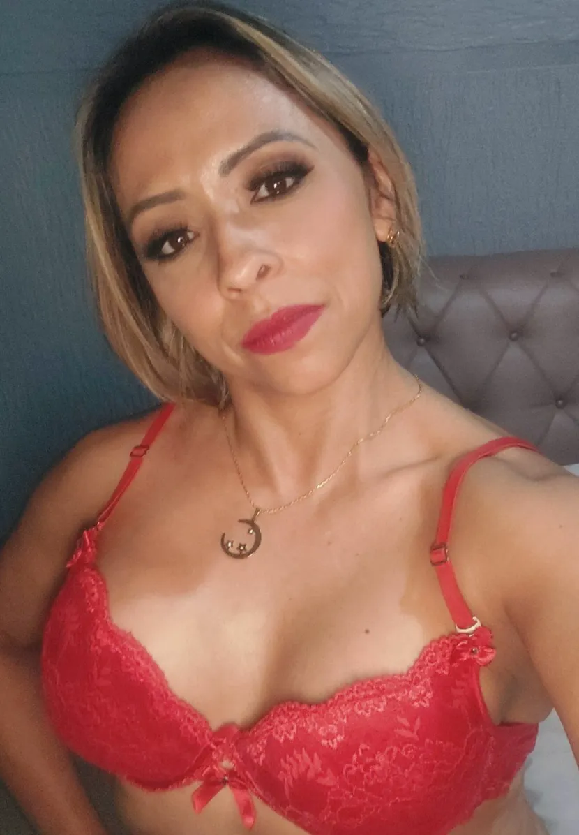 I hope you appreciate milf cleavage posted by girlypinkyx