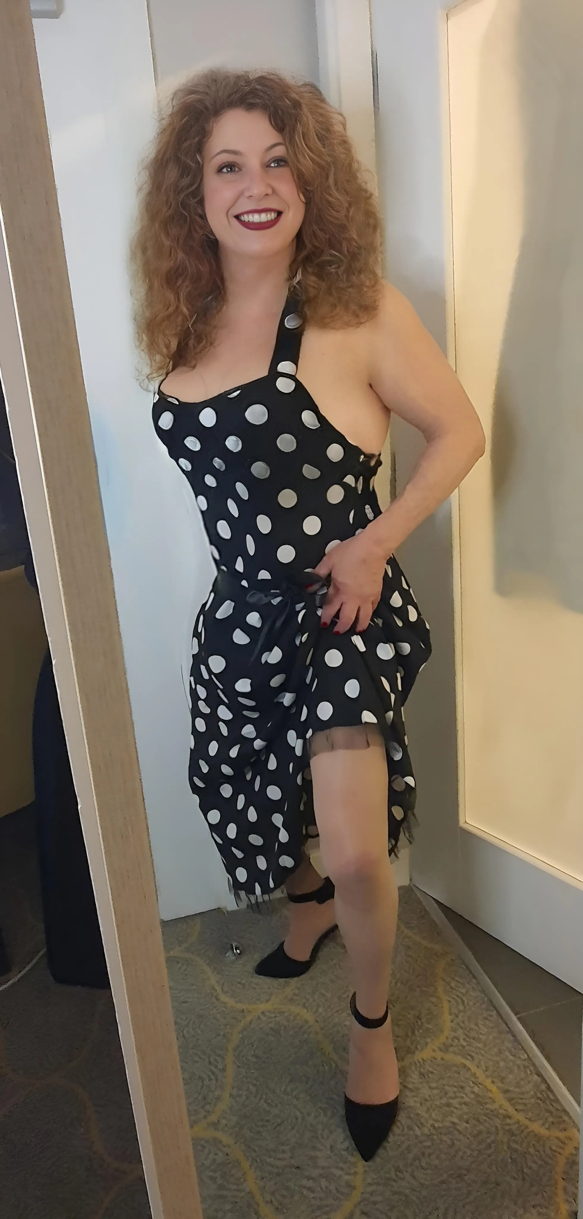 Polka dot black with heels & stockings posted by Jacqueline-Dax