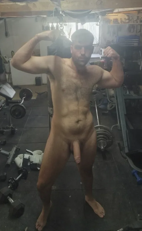 Getting it done in the gym 💪😜 by thatnakedgymguy
