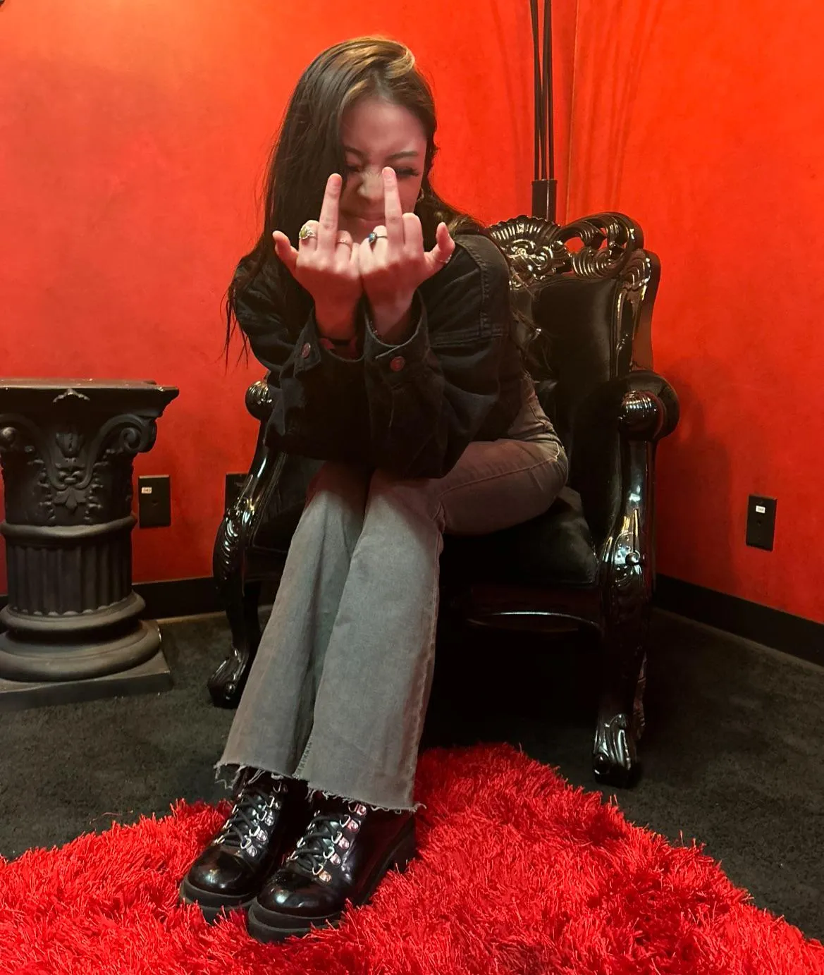 whose going to be my next victim 🧎 posted by jade2239