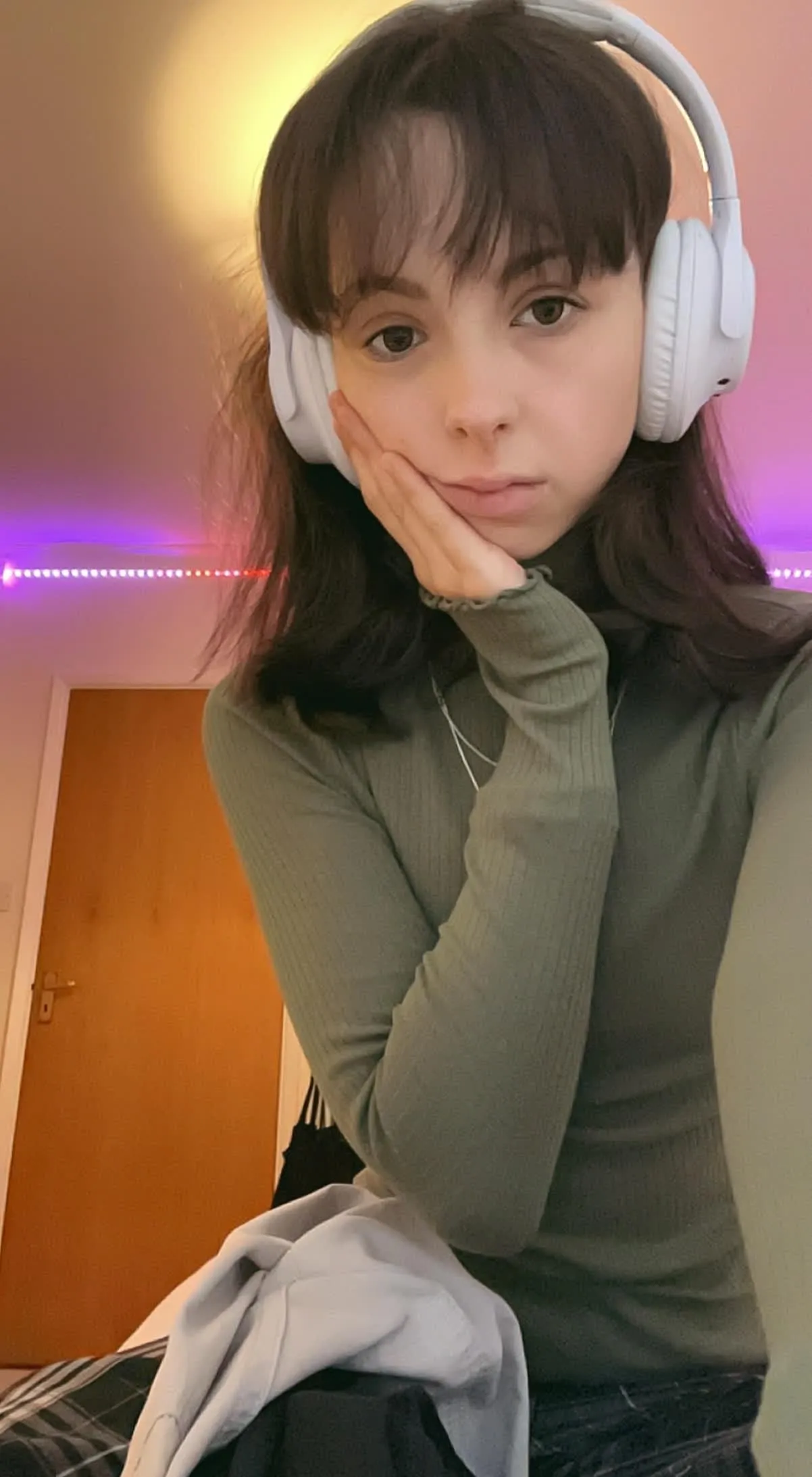 Am I better with no make up? posted by Special-Salamander26