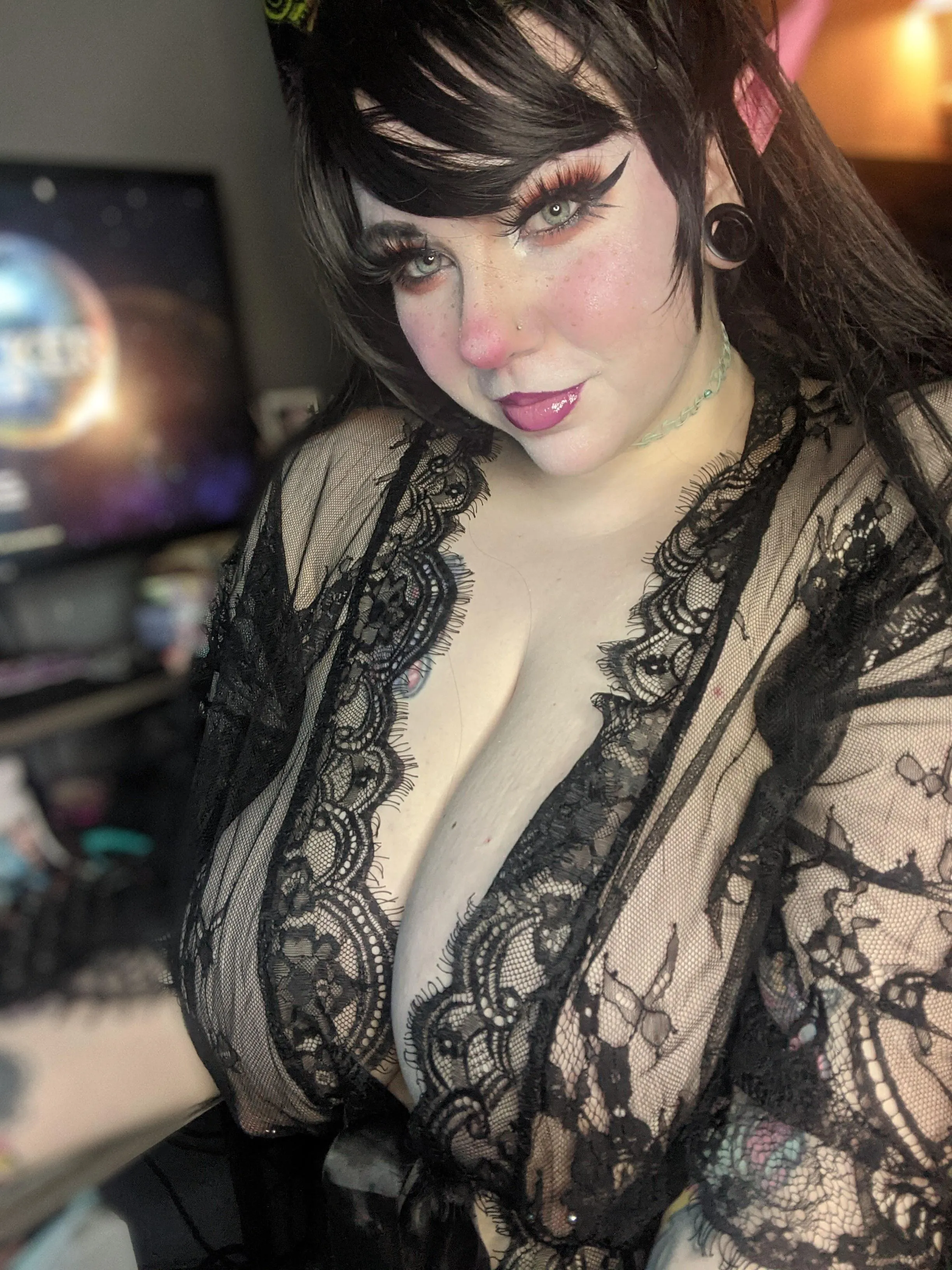 Be my under the desk support, or I'll be yours ;) posted by Yourwitchygirl