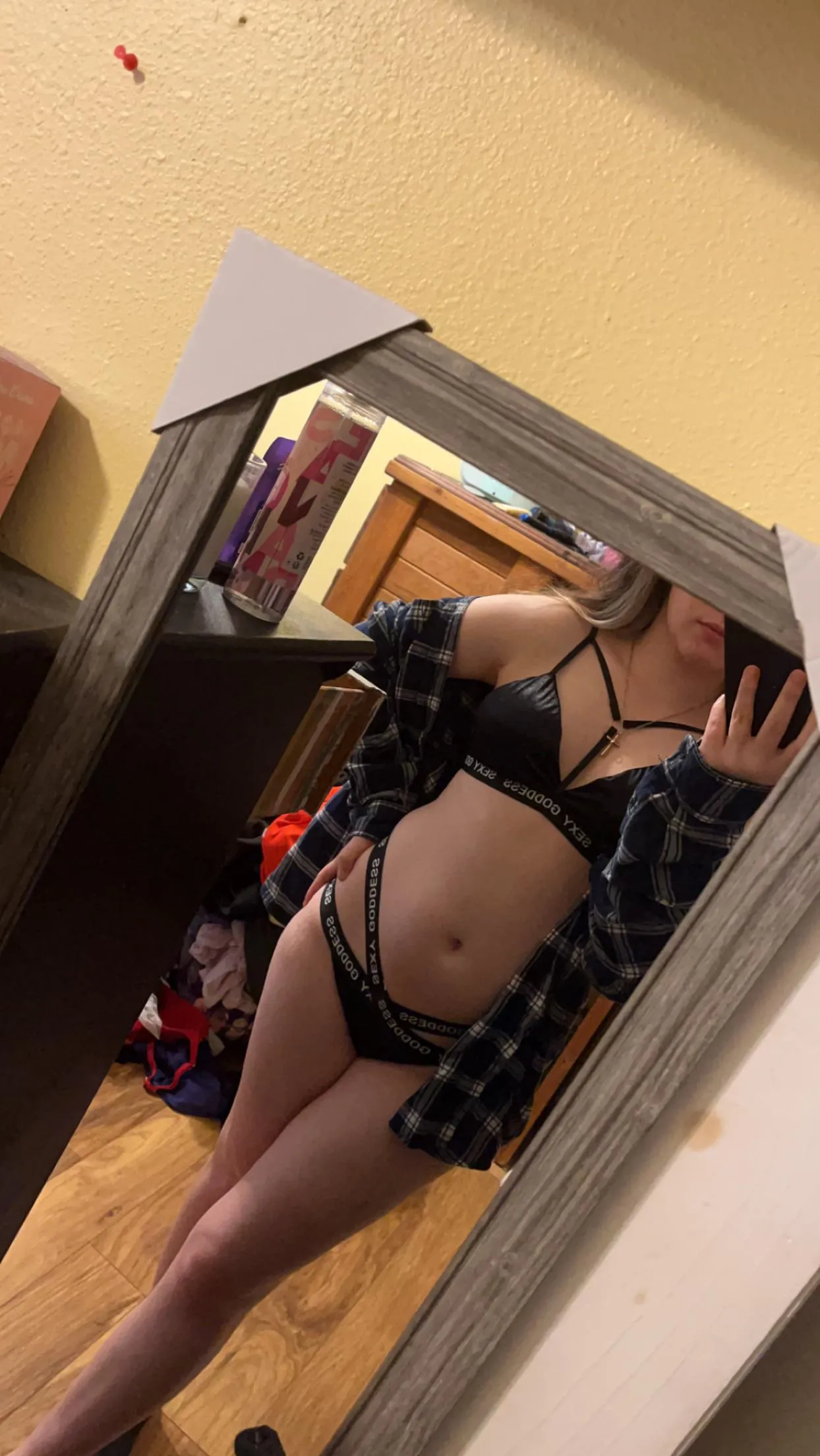 First 20 ppl to comment yes gets a free nude pic (yes I actually do it) posted by Majestic-Way-6640