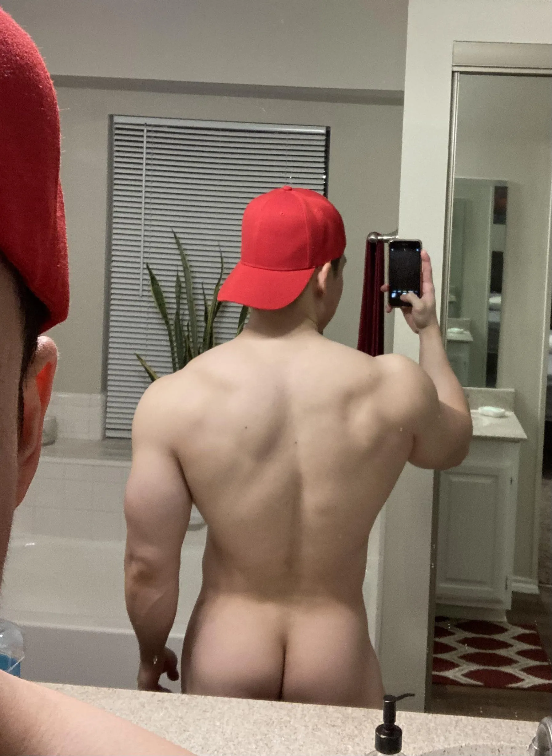 Inviting all my bros to hang out for BBQ. I have buns. Bring your hotdogs ;) [36] posted by Baker_in_disguise