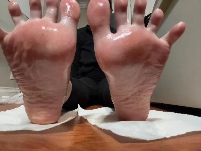 Who wants these adorable asian feet across their face? by AznFeetTreasures