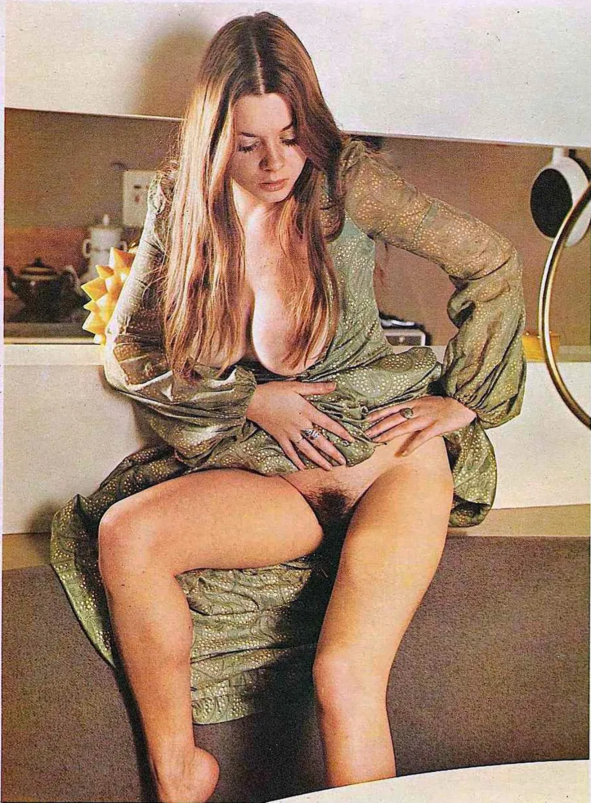 Amanda Robinson posted by Airport404