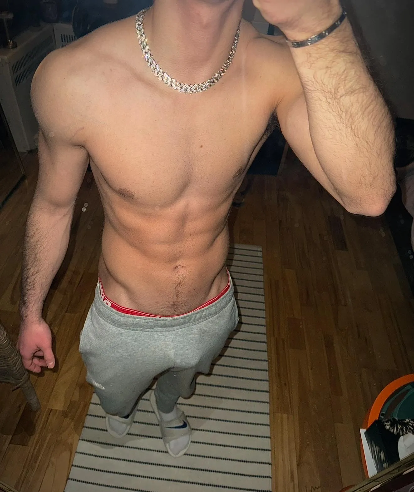 Do you want to touch? posted by flavio_booy