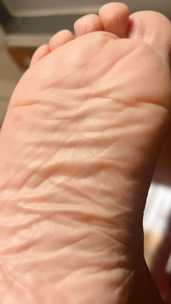Enjoy this close-up of my tiny wrinkly latina sole. Count the wrinkles posted by CatalinaBustamante