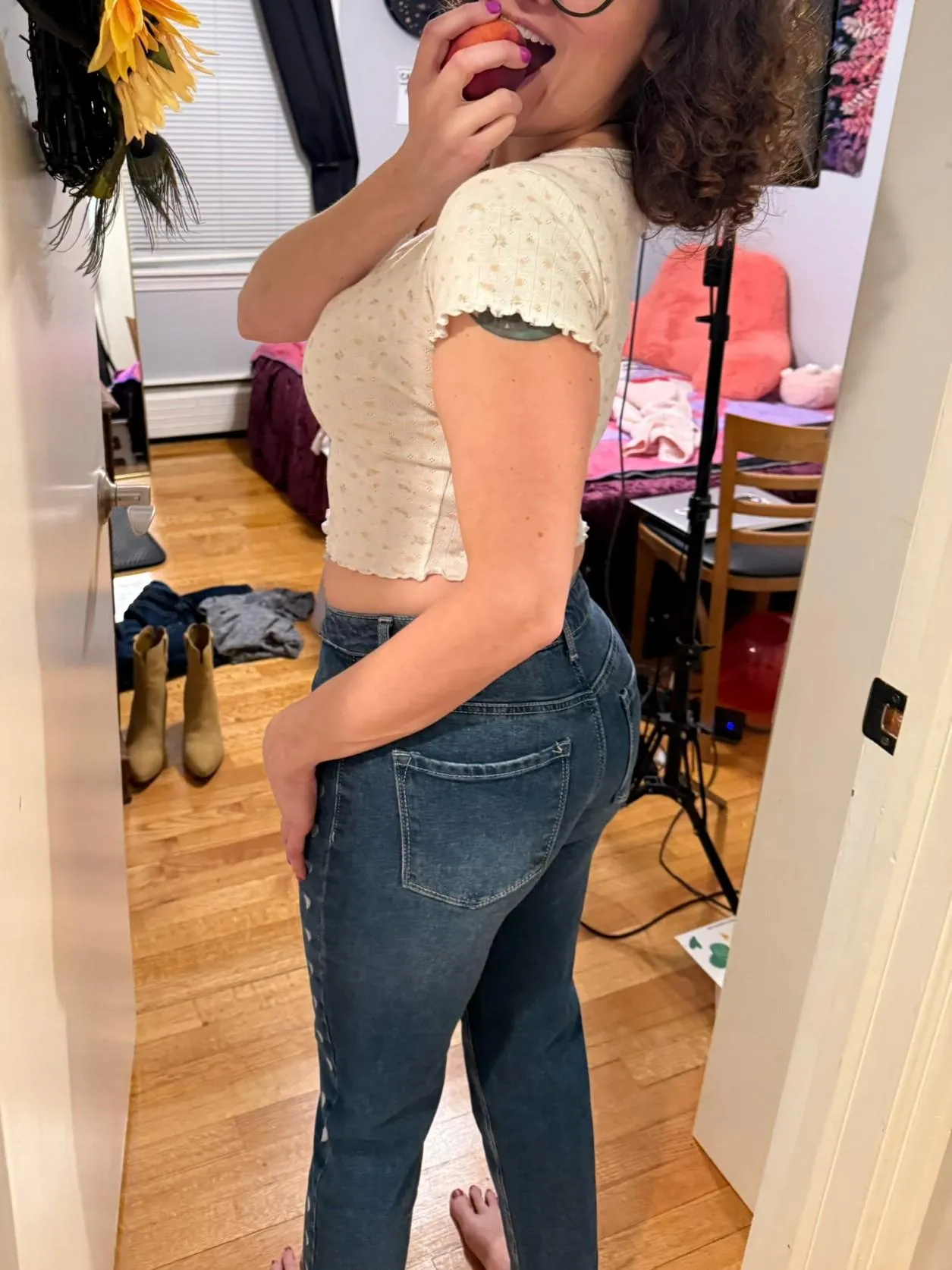 Feeling peachy, wanna taste? 🍑 posted by BabygirlLuneStar