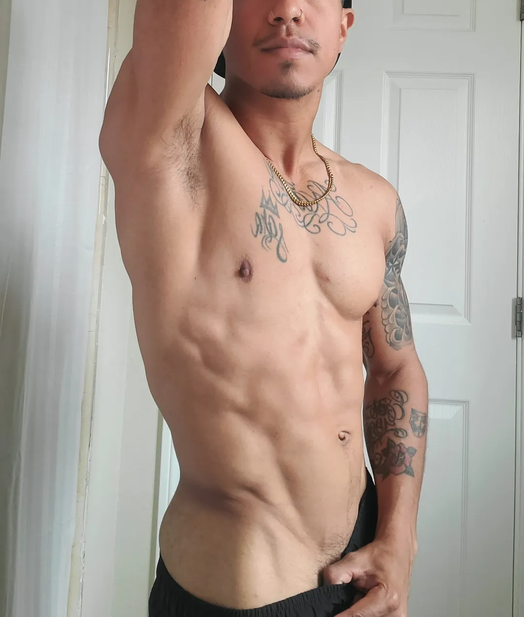 Give Daddy a hand posted by shortking_fit