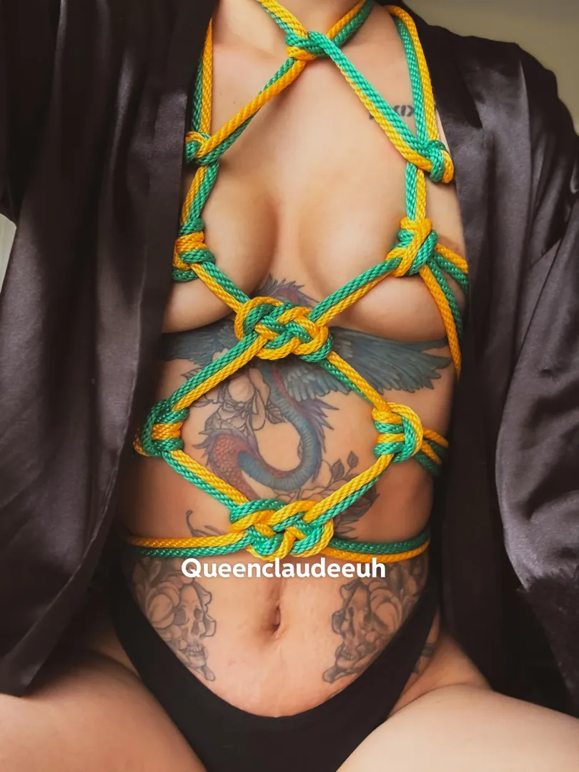 Hey Denver, happy st baddies weekend 💚🤭 posted by queenclaudeeuh