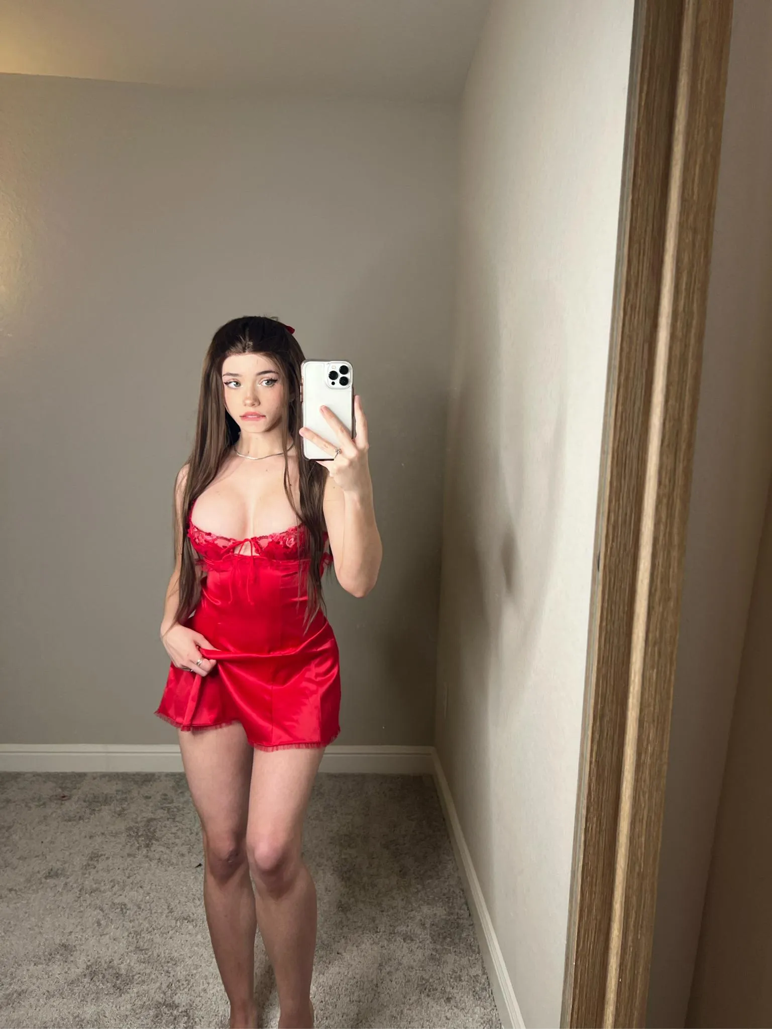 im only 4'11 but im sure u can easily carry me, right? :3 posted by Healthy_Key_9409