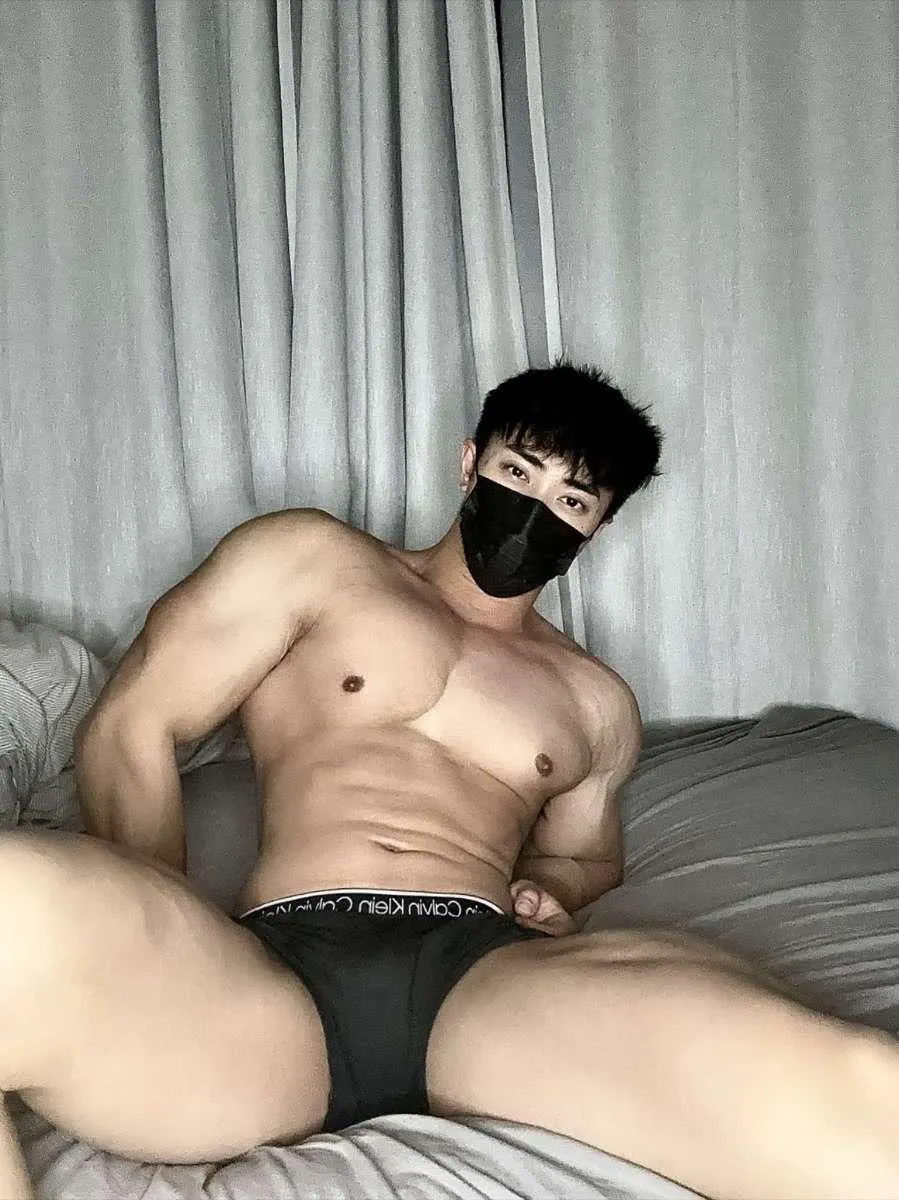 Like Korean boys? posted by Spicybulgogio