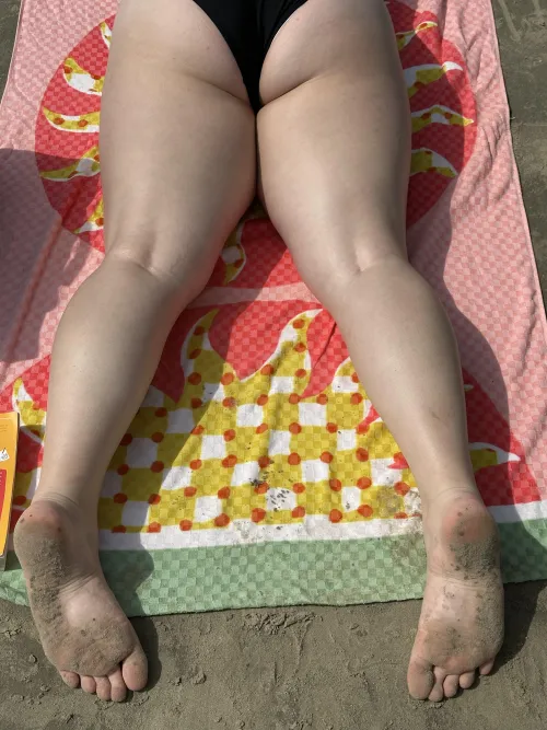 Anyone like sandy soles? 😁 by xAchilles_Heelx