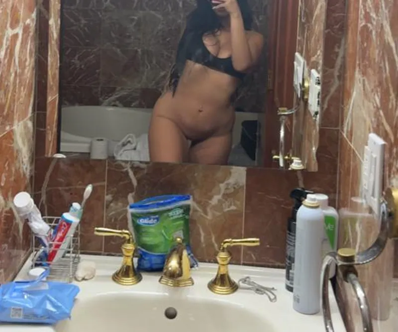 Hometownhottie posted by Your_Favourite_Girls