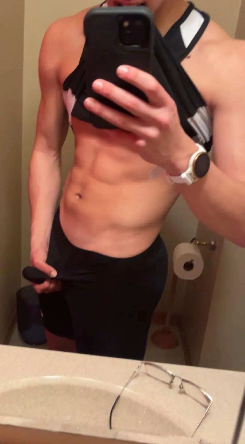 I can grip it through my tights ;) posted by RollsRoyce321