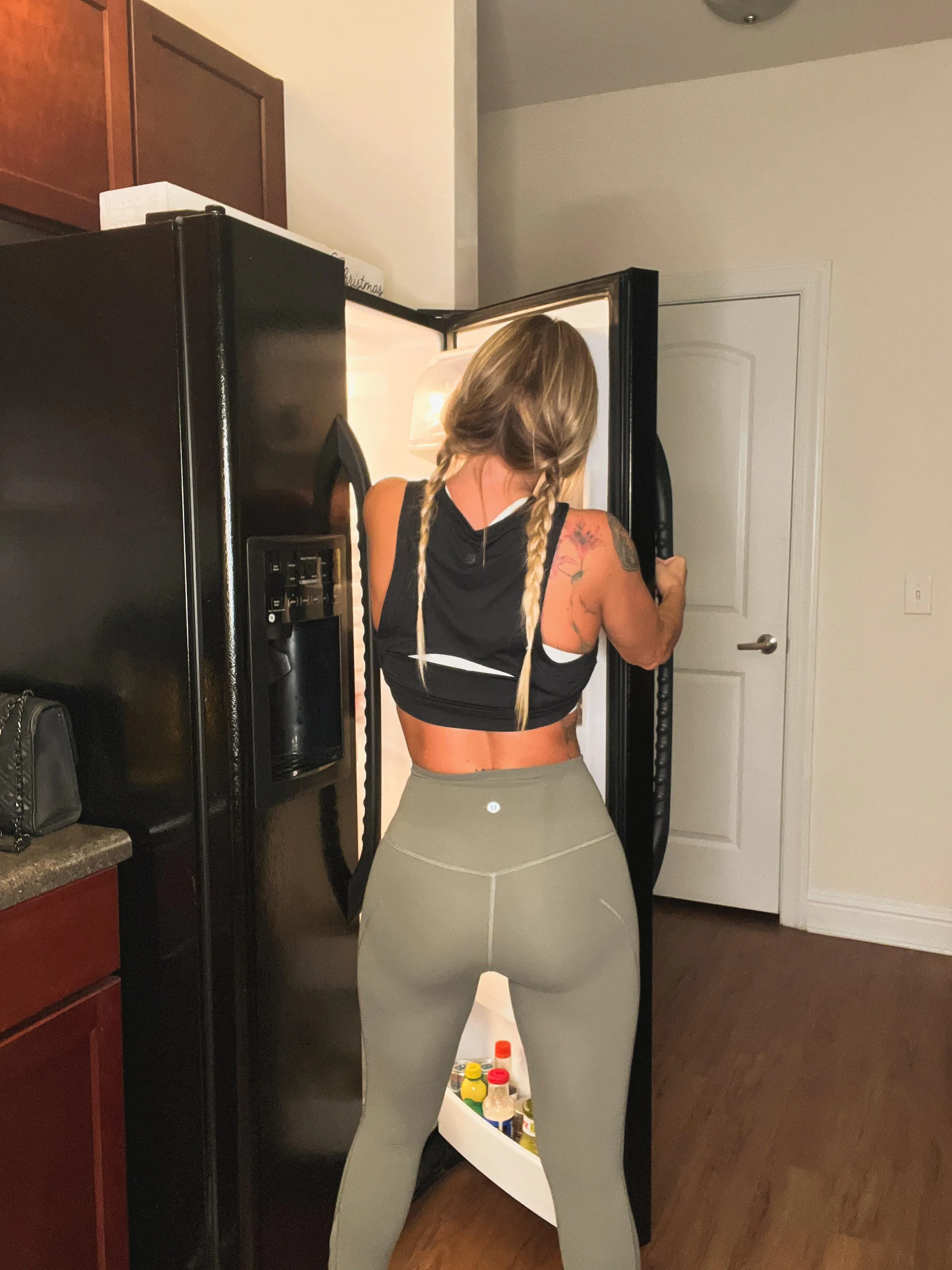 Pull them posted by tris_love