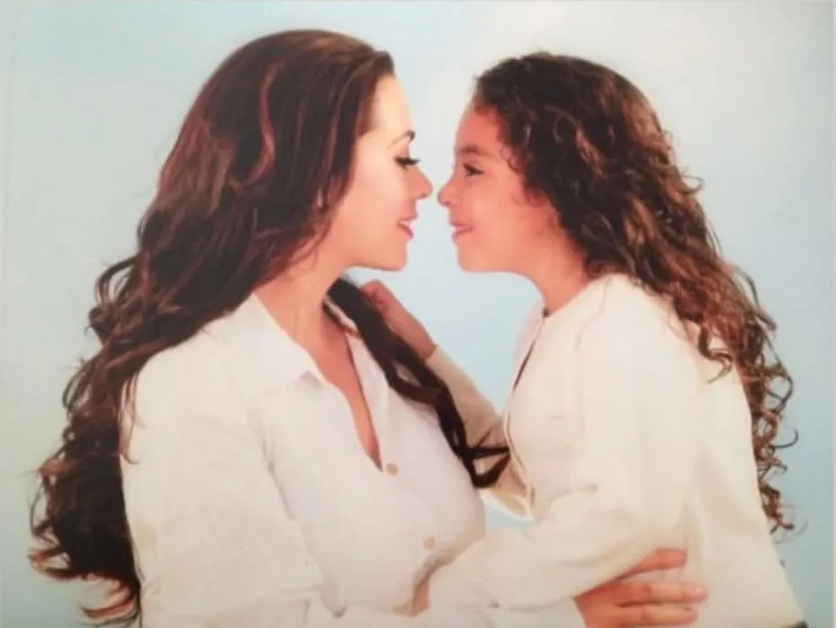 Erika Chavez (second wife of Manuel Fernandez Valencia/El Animal, stepmother of Gabysela and Marcial✝️) with her daughter Regina. posted by ImaginaryPlac3s