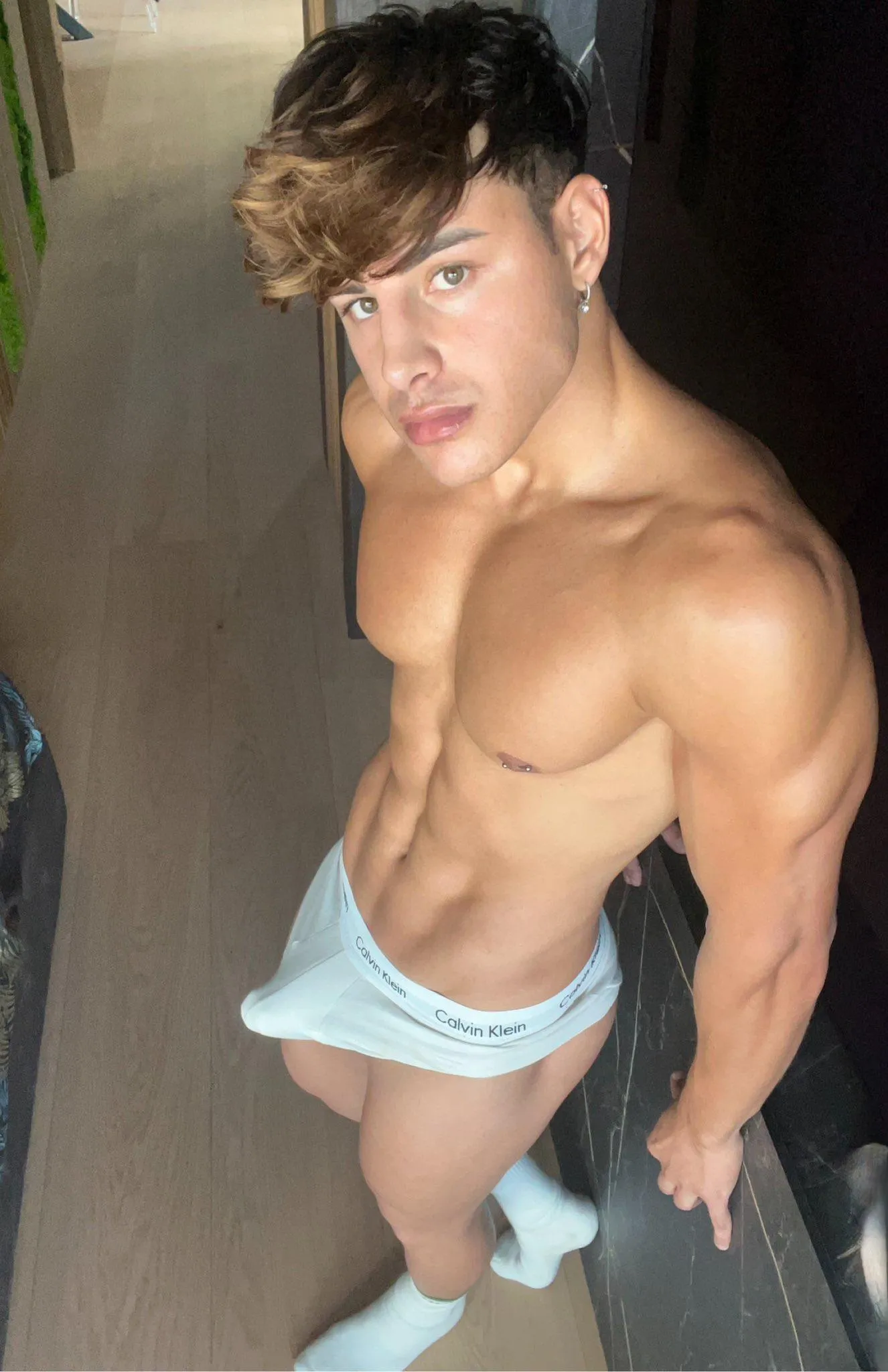 If I send you this photo, will you come to my house? posted by ManuelDosio