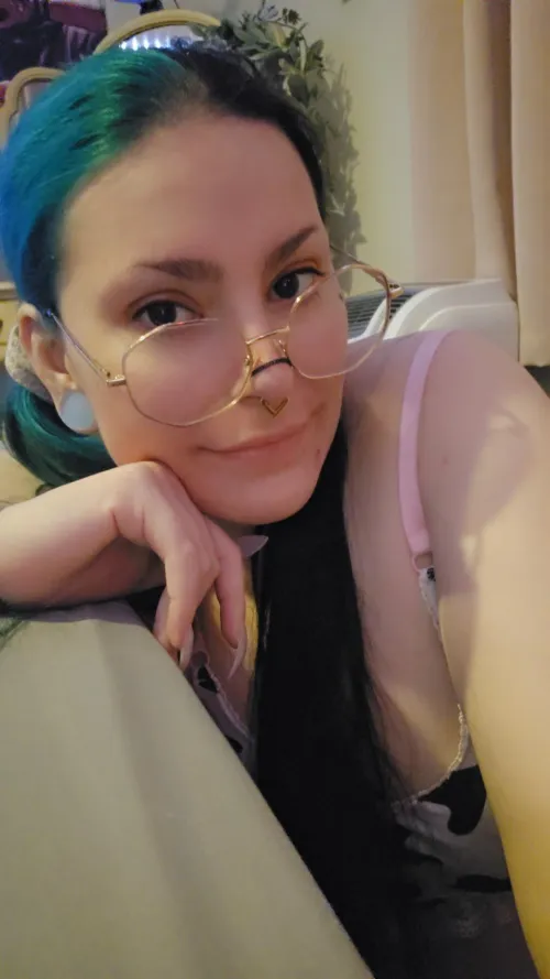 Hey there, selling sexting sessions, live calls, physical items, customs, and more. Menus pinned on profile. Kink friendly. by Previous_Echo_6602