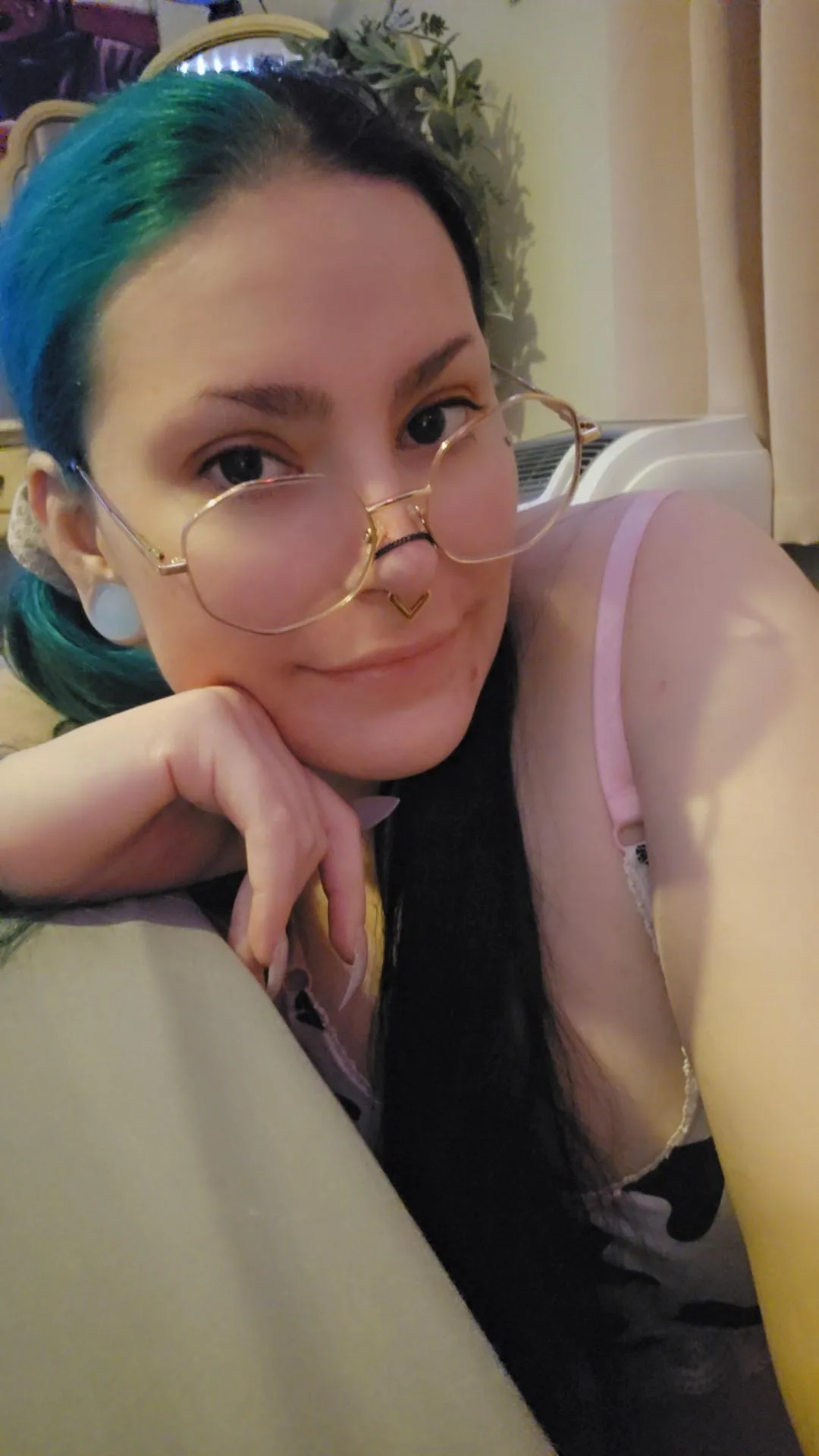 Hey there, selling sexting sessions, live calls, physical items, customs, and more. Menus pinned on profile. Kink friendly. posted by Previous_Echo_6602