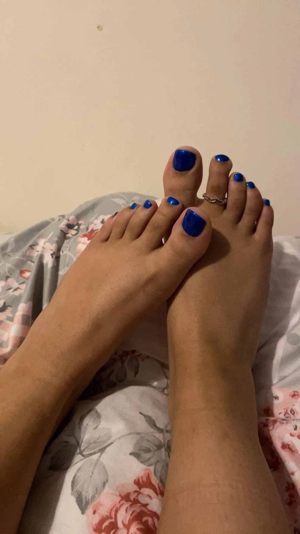 keep staring, pet. it’s all you’re good for 🥱 posted by 4ngeldolli