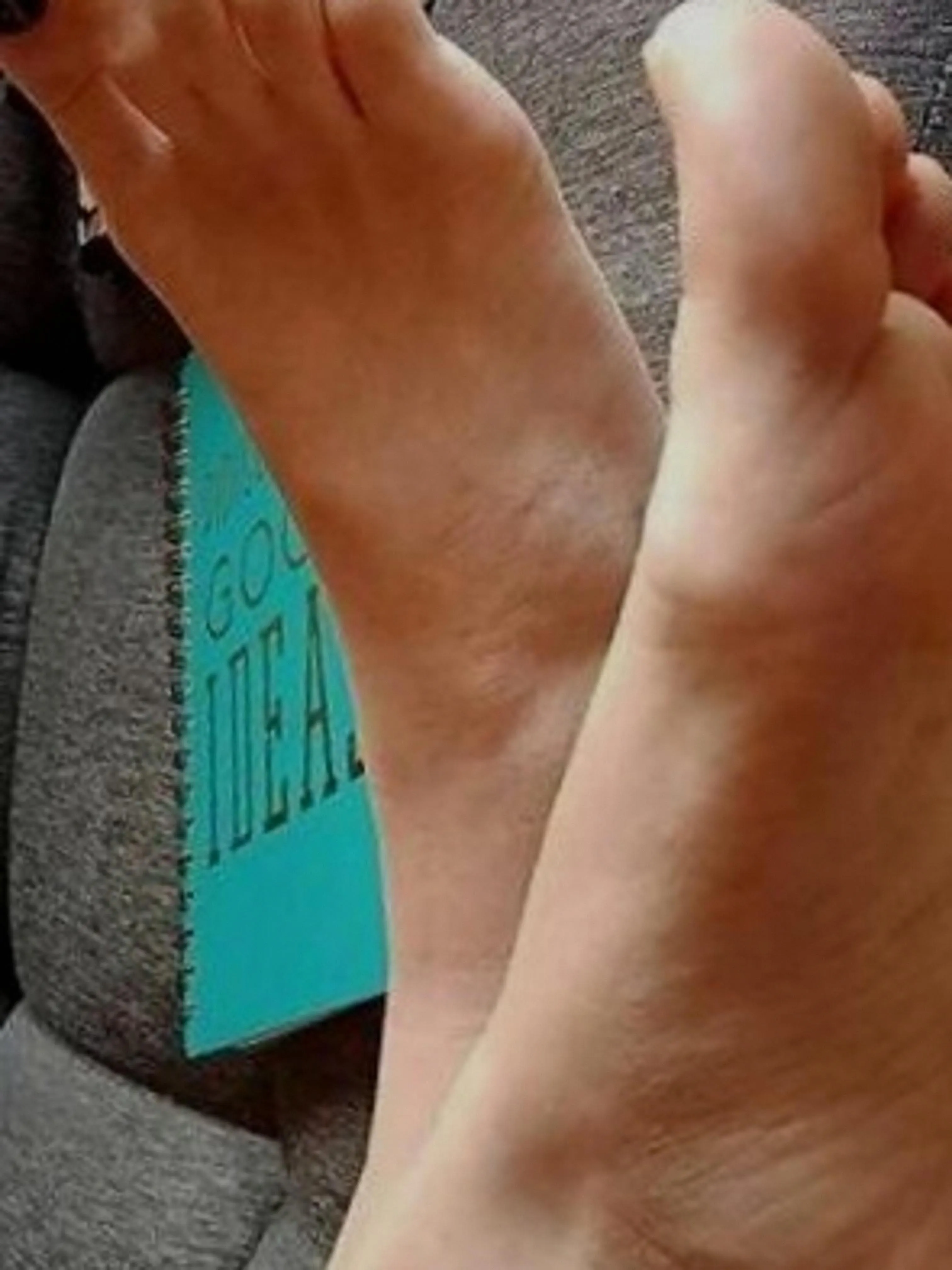 Would you kiss my soft, red toes?  Snpcht  tesshbf posted by blaze261