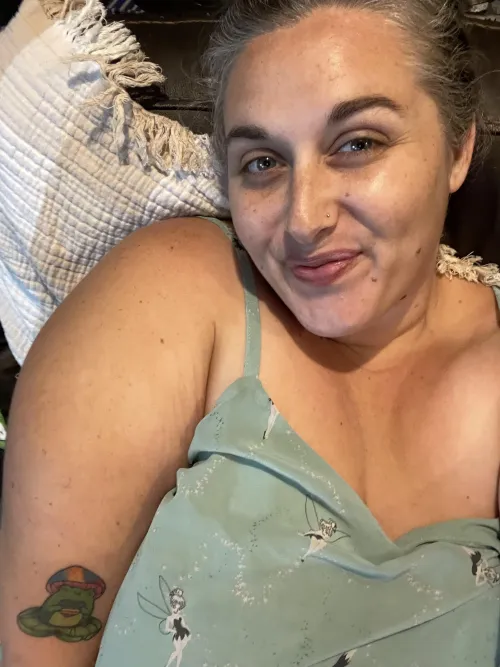 Hi 🐸 by titzntequila