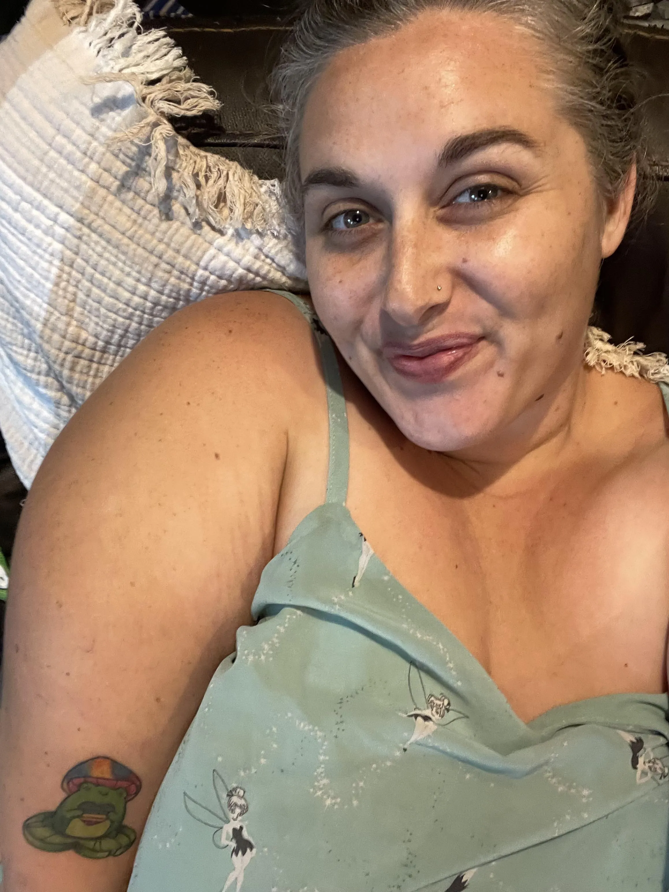 Hi 🐸 posted by titzntequila