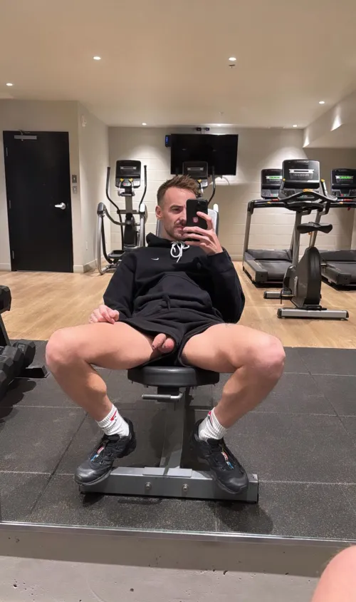 I need a gym buddy :( by sklave_