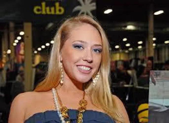 She took the hardest gape of all ~ the brain gape ... beeg gape bebi by fart_juice33