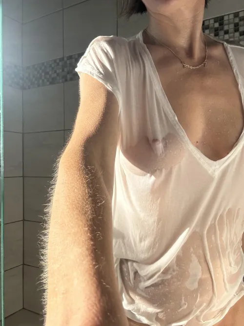 Sun highlighting my peach fuzz by ExoticArches