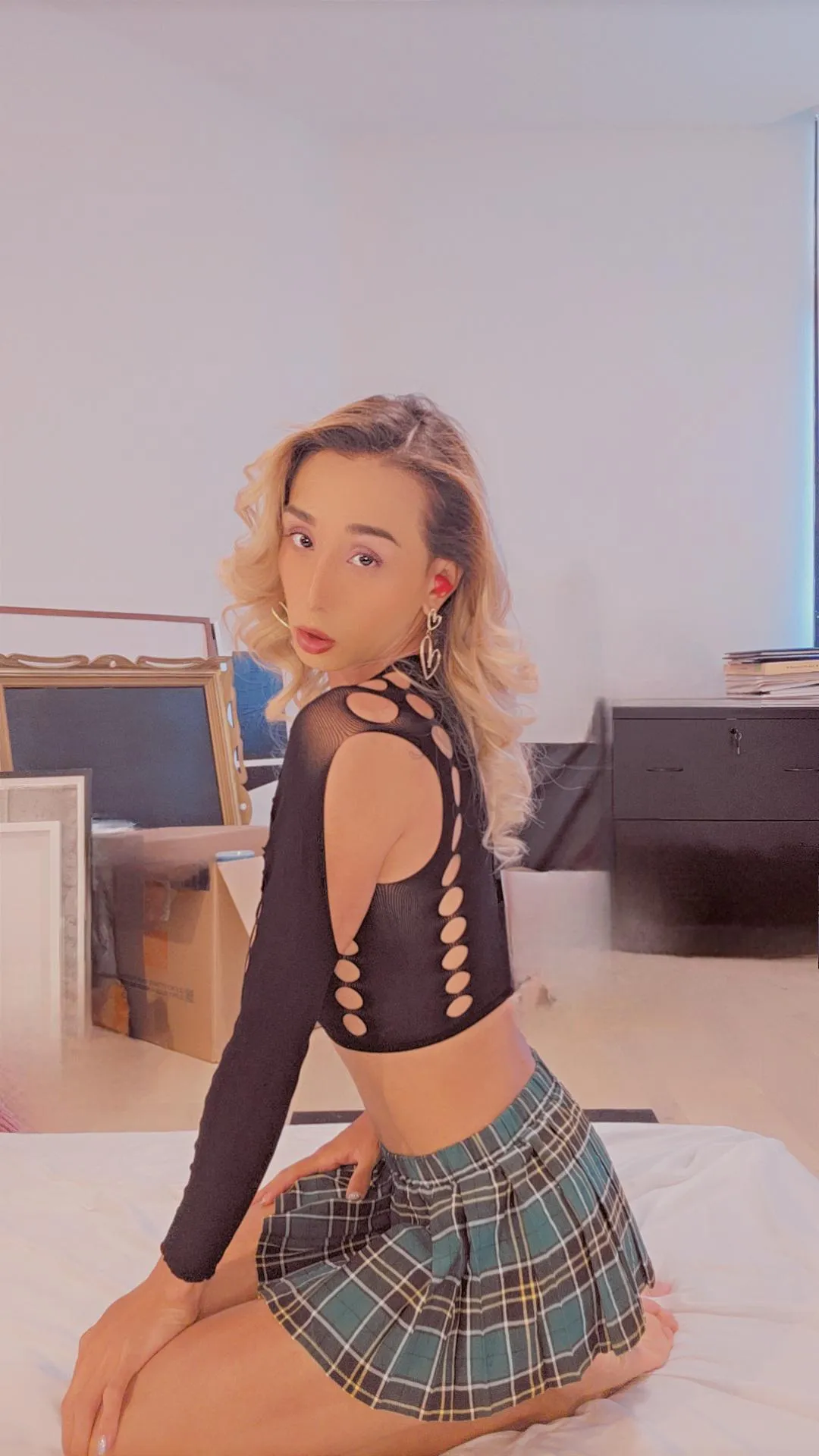 Casually taking new updated pics 📸 posted by Honest-Set3702