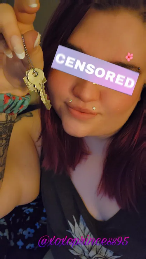 In the mood to cage some cucks & drain their wallets. Who is my first victim? by princesslexxx95